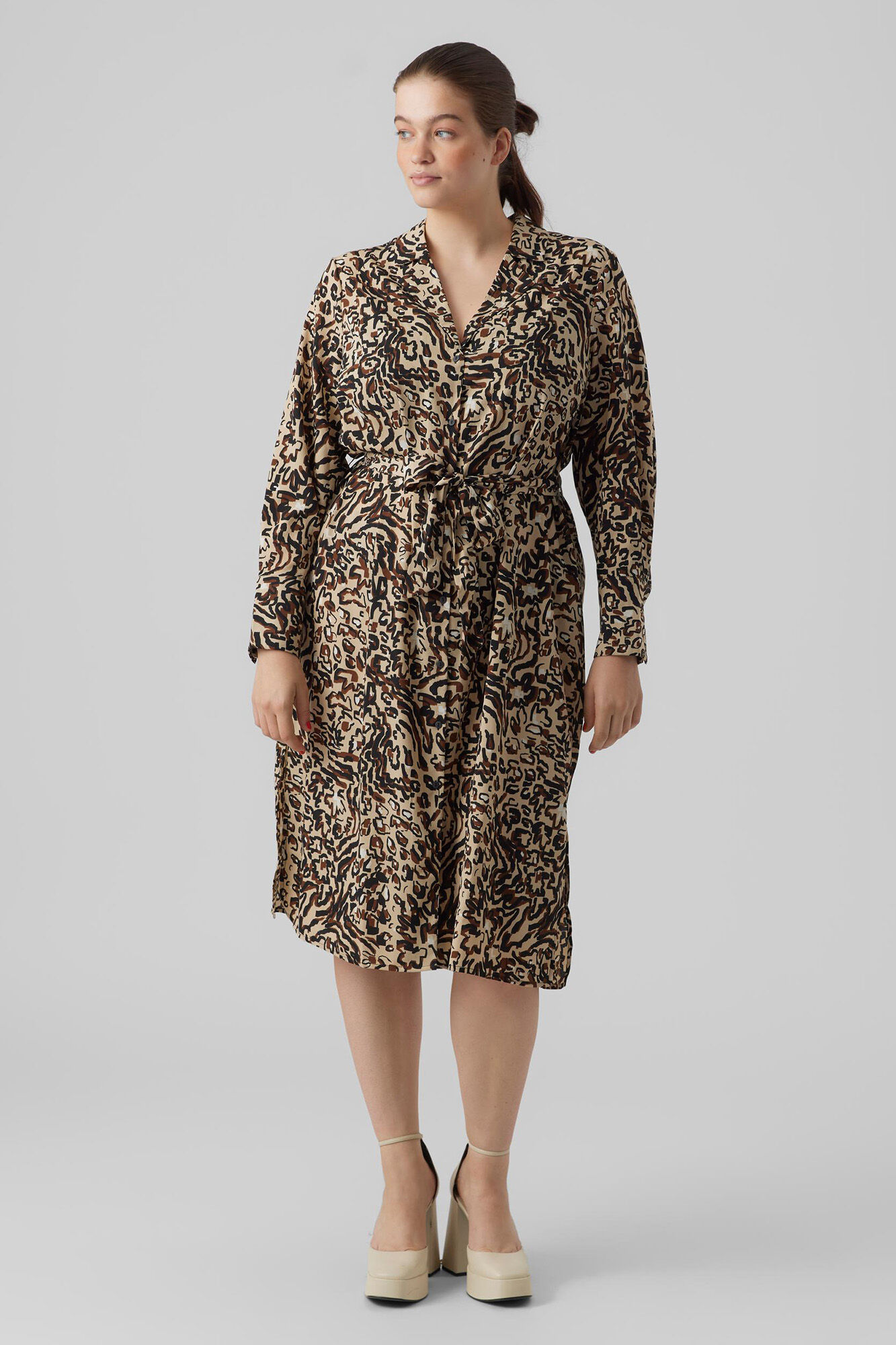 Vero Moda Curve Vestido camisero midi talla grande