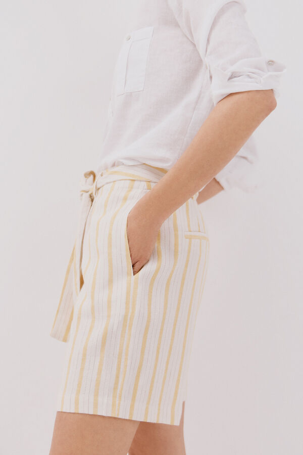 Cortefiel Bermuda lino cinturón Estampado beige