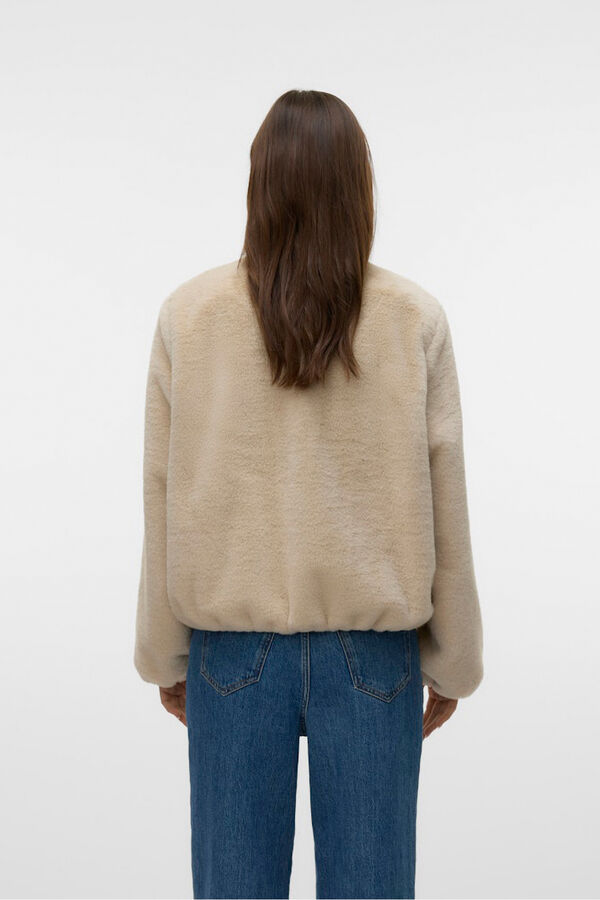 Vero Moda Bomber efecto pelo Beige