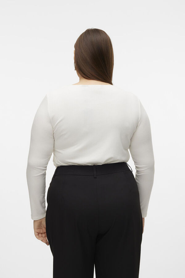 Vero Moda Curve Camiseta escote asimétrico talla grande Blanco