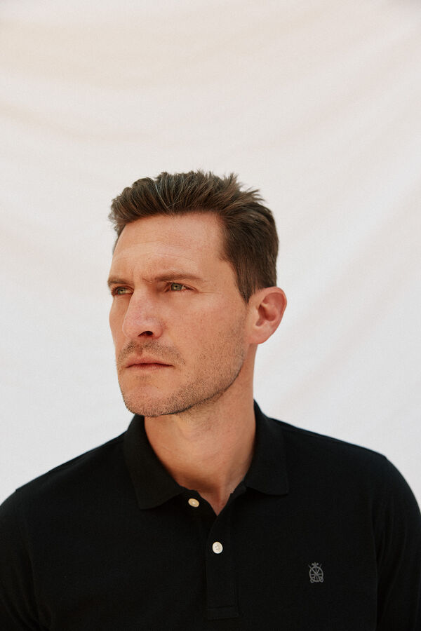 Cortefiel Polo b&aacute;sico piqu&eacute; Preto