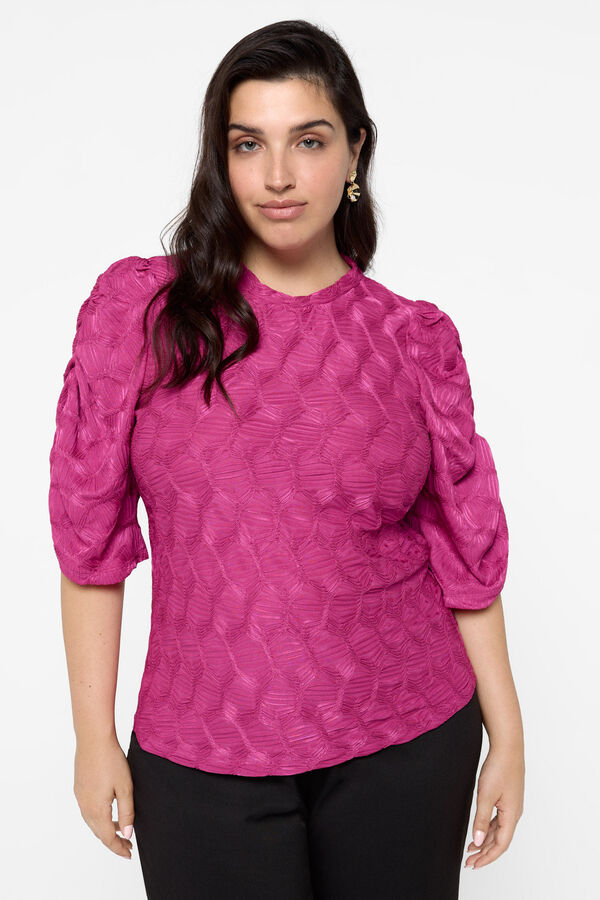 Evoked by Vila Top manga media curvy Morado