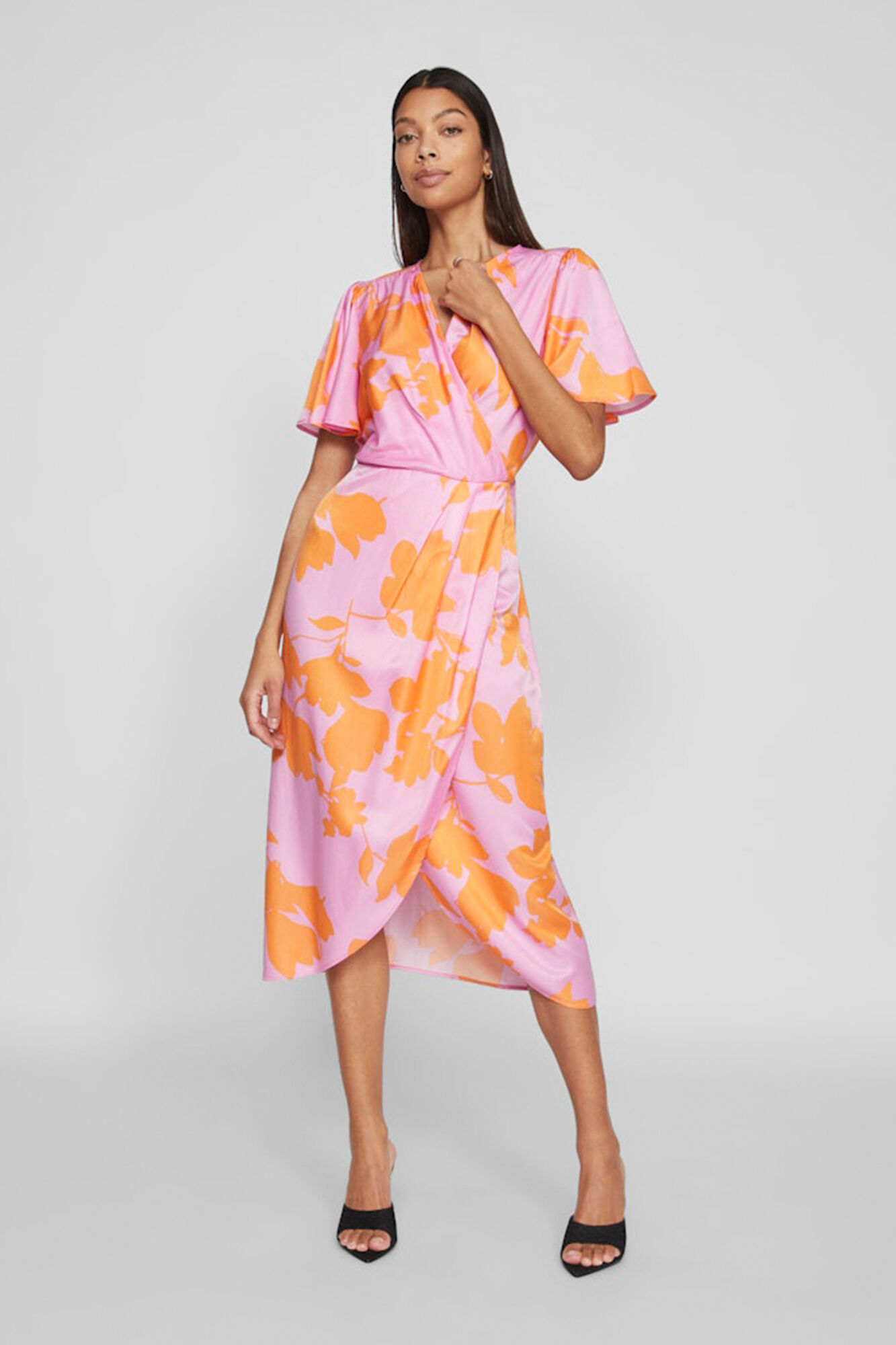 Vila Vestido midi satinado de fiesta