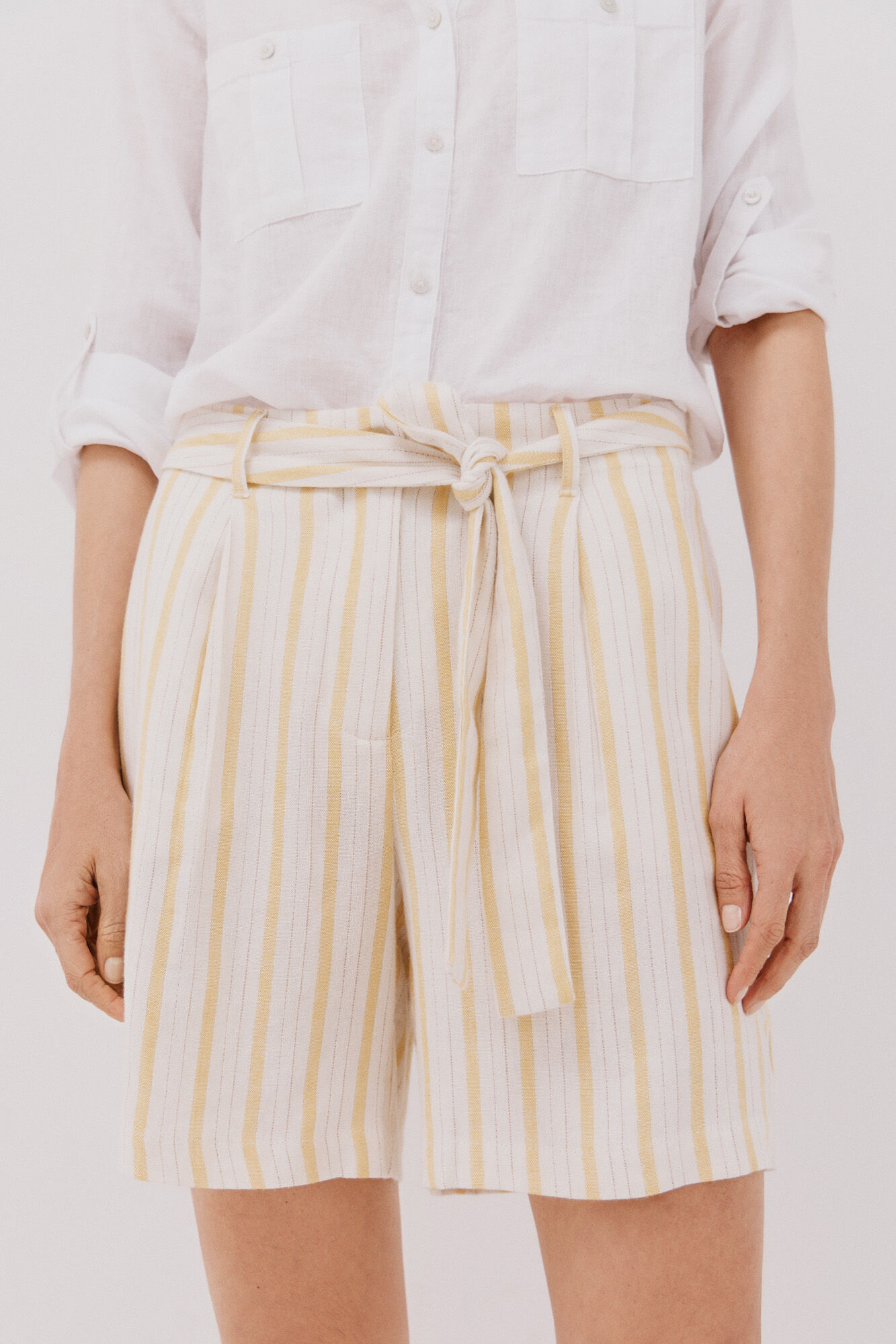 Cortefiel Bermuda lino cintur&oacute;n