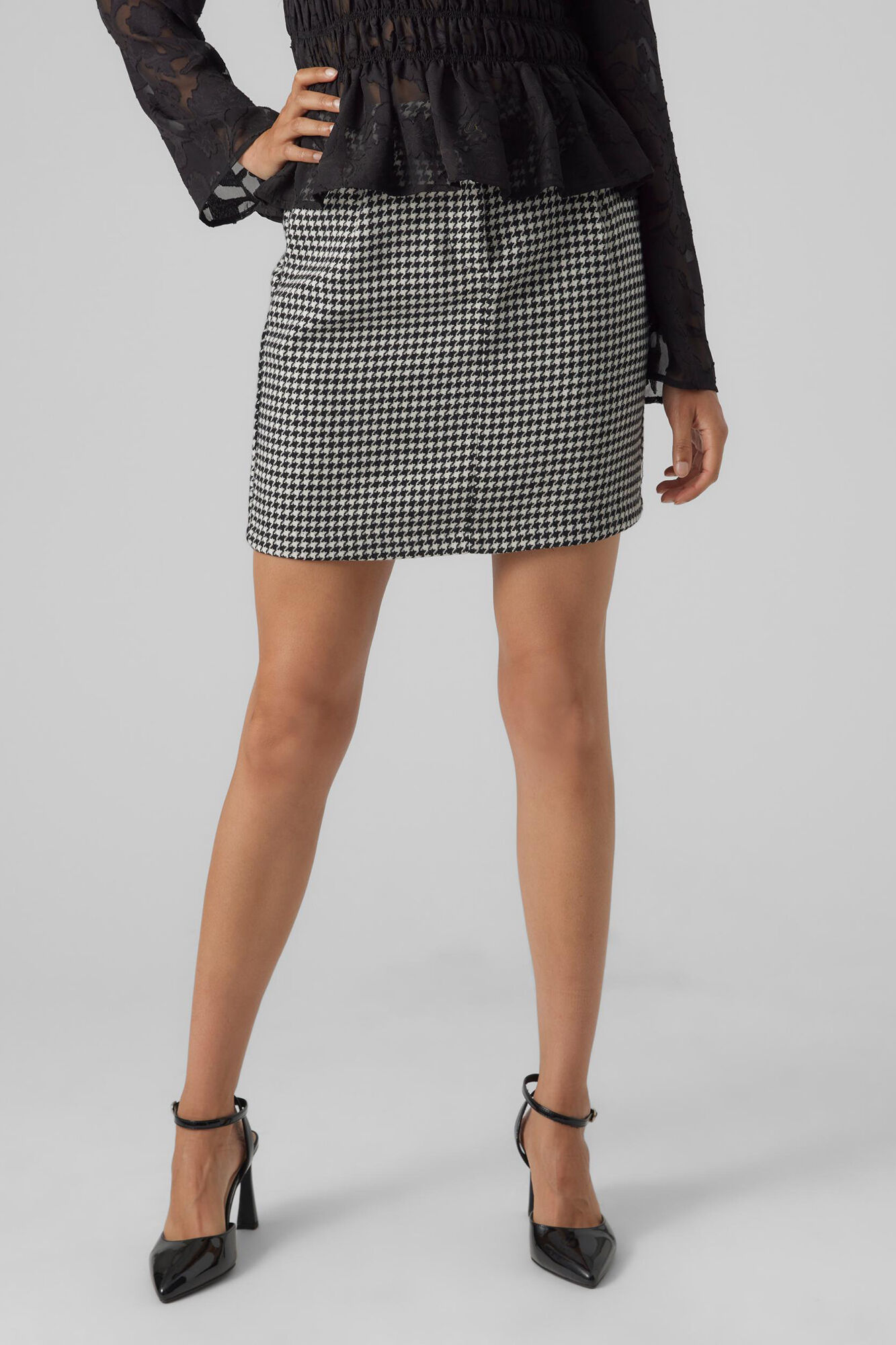 Vero Moda Falda corta pata de gallo