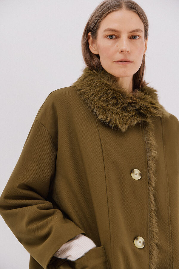 Cortefiel Parka con cuello efecto pelo Marr&oacute;n oscuro