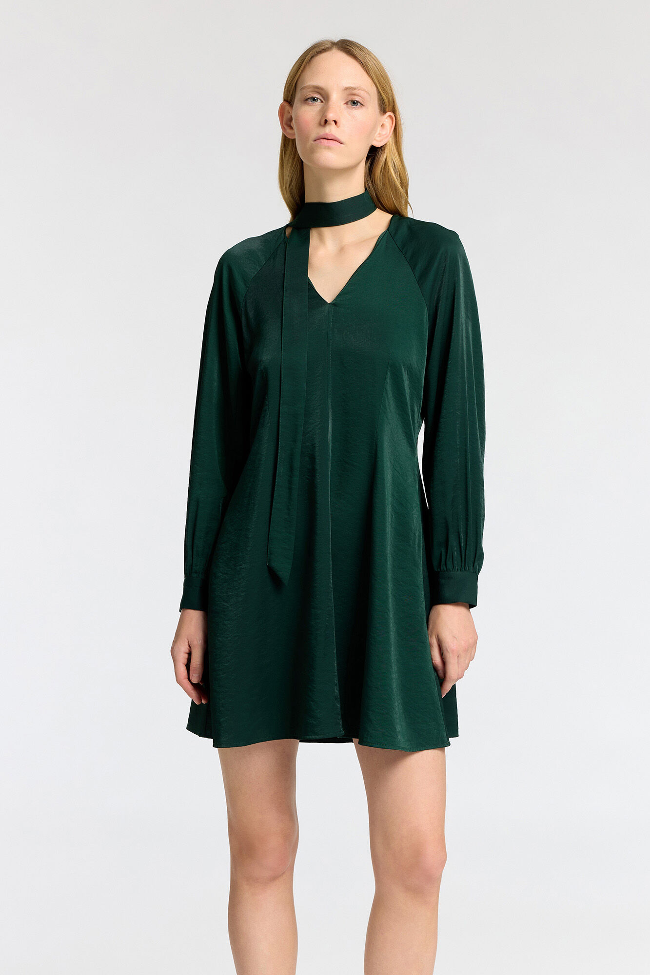 Selected Femme Vestido corto de manga larga confeccionado con Lenzing Ecovero.