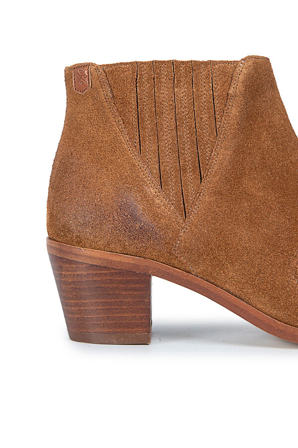 Popa Bot&iacute;n tac&oacute;n se&ntilde;ora Clarisa Serraje Marr&oacute;n