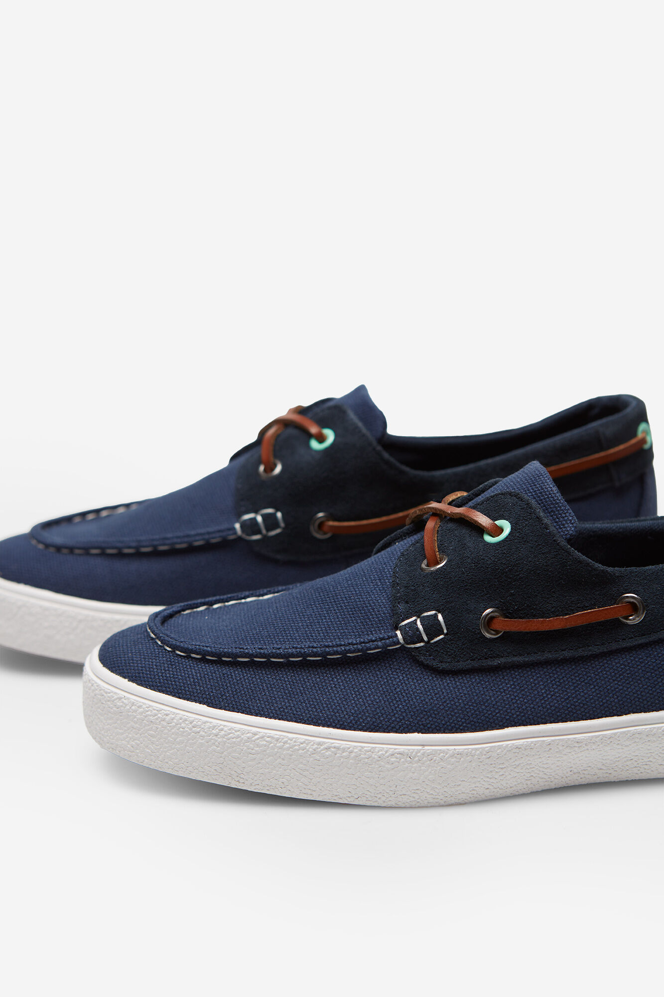 Cortefiel Zapatilla nautica textil y piel