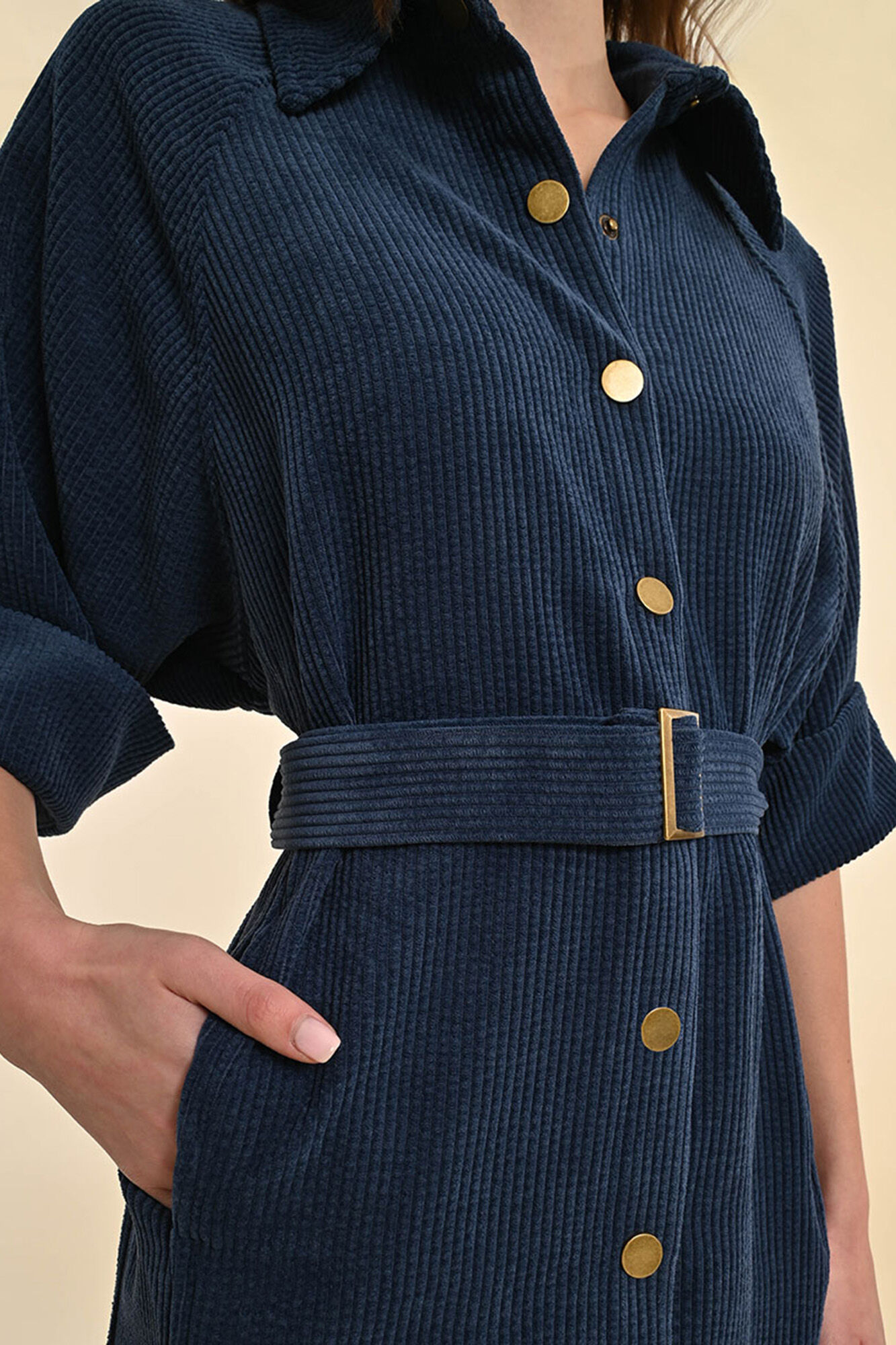 Molly Bracken Vestido curto em tecido veludo com cinto