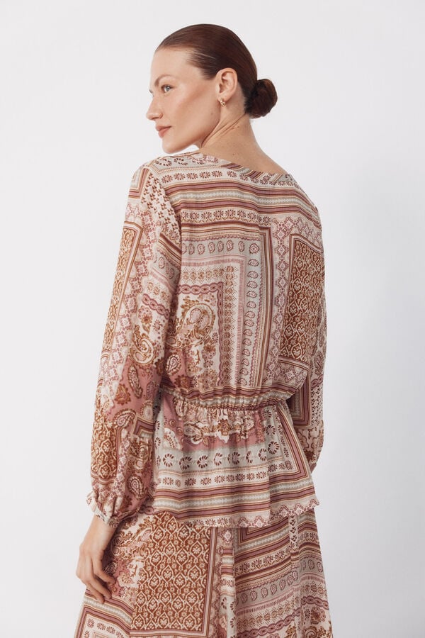 Cortefiel Blusa estampada Marr&oacute;n