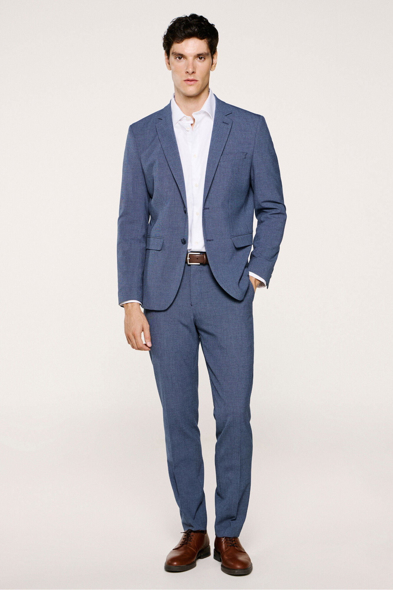 Selected Americana Slim Fit confeccionada con materiales reciclados.