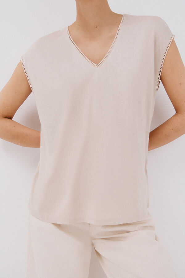 Cortefiel Camiseta b&aacute;sica com bainha Castanho