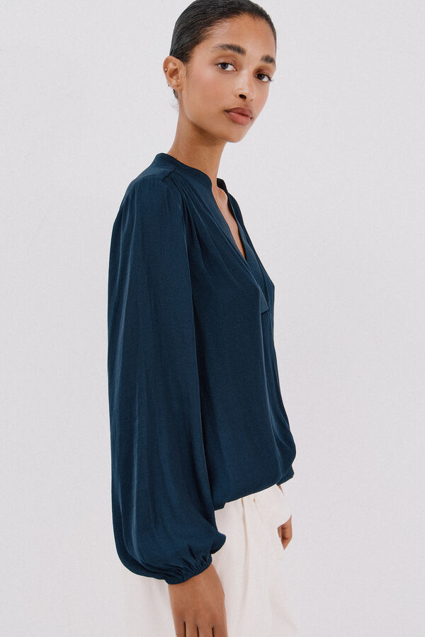 Cortefiel Blusa satinada fluida Azul marino