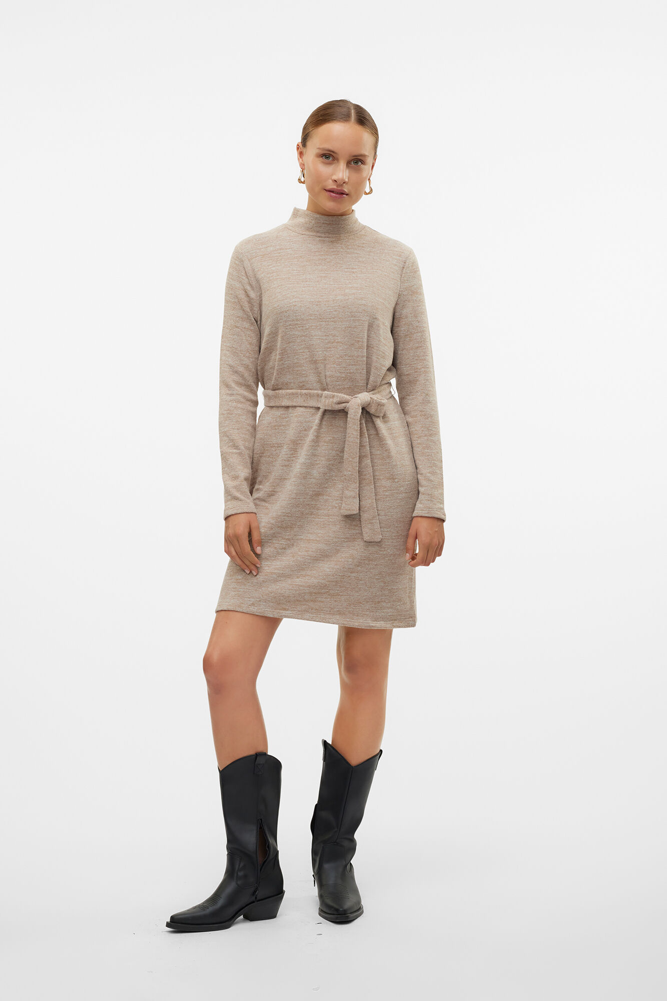 Vero Moda Vestido corto manga larga