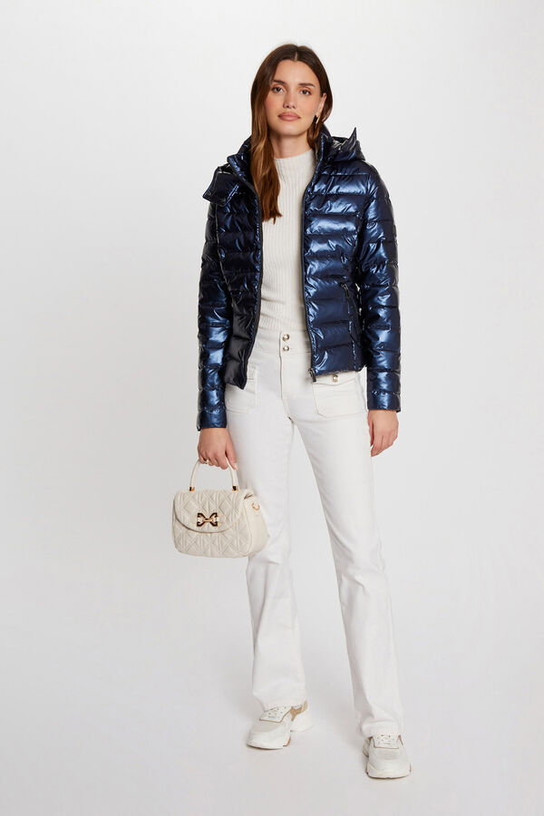 Morgan Plum&oacute;n metalizado con capucha Azul oscuro