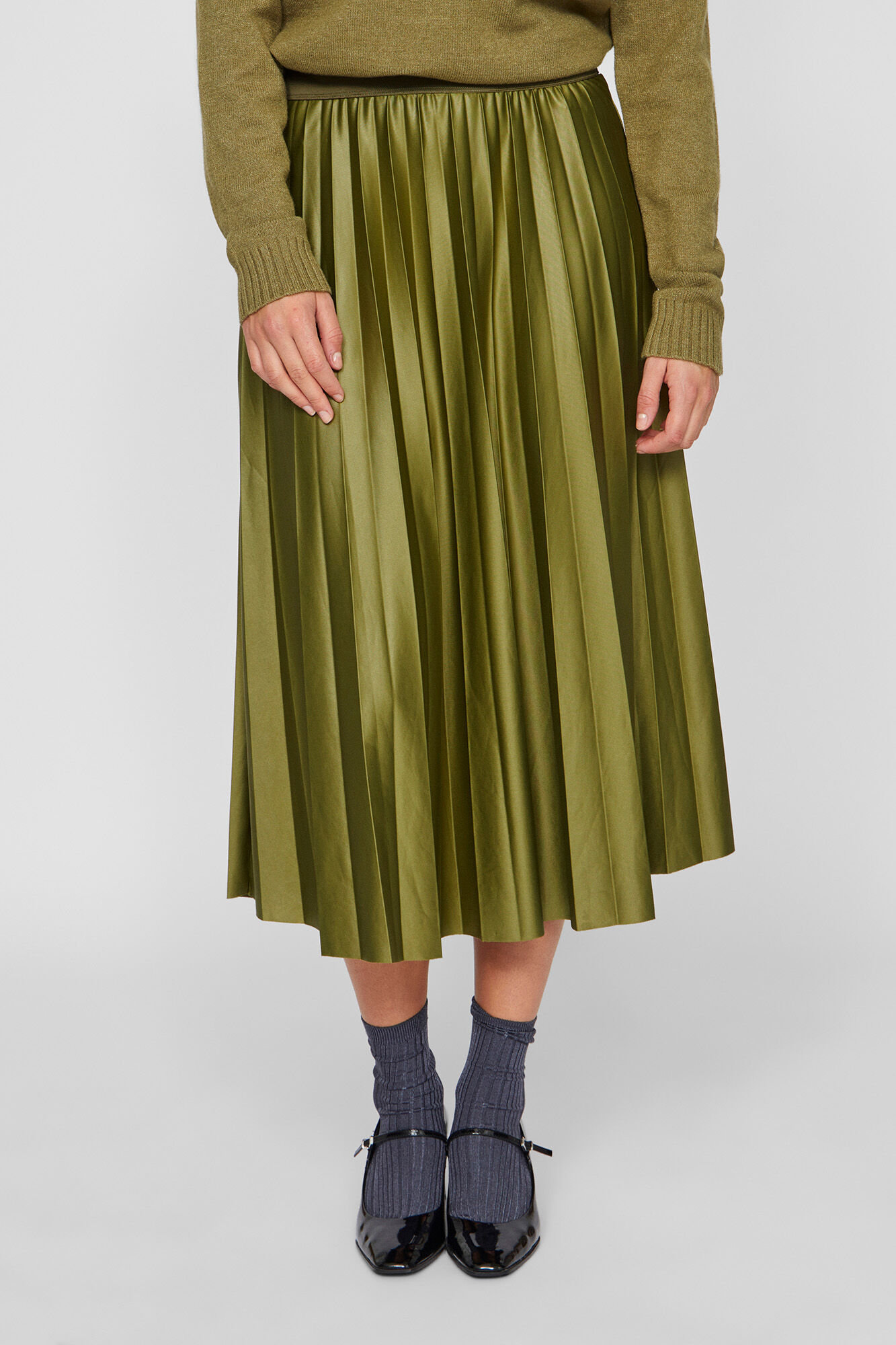 Vila Falda midi plisada