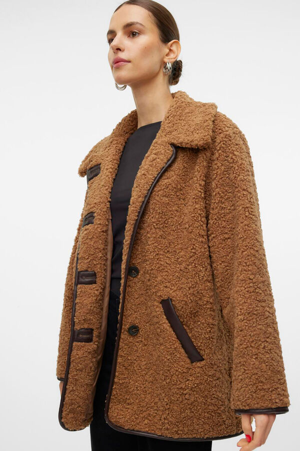 Vero Moda Chaqueta efecto borrego Marrón oscuro