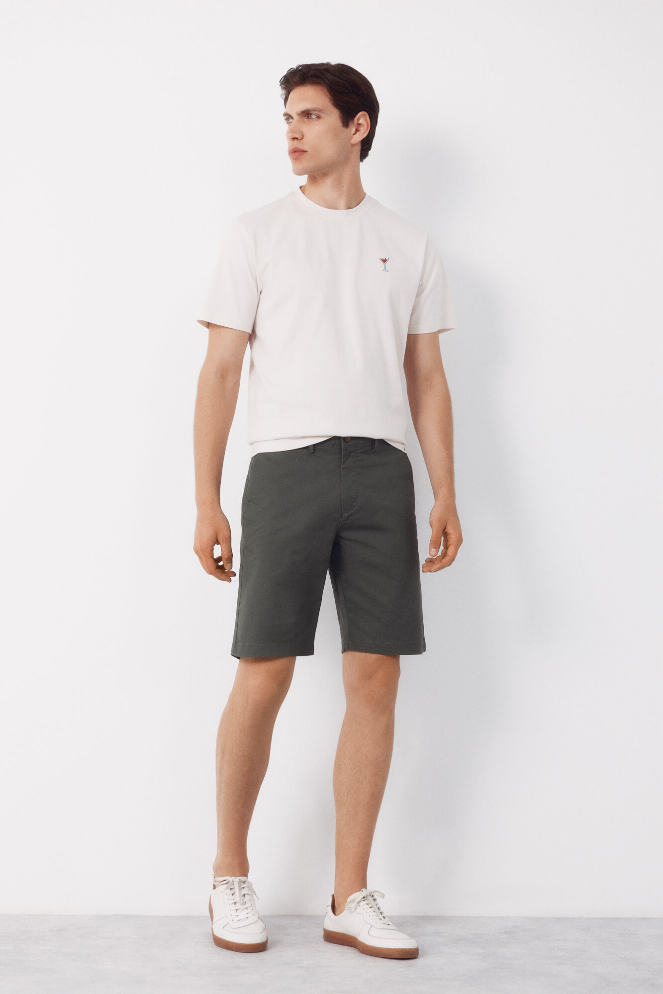 Cortefiel Camiseta bordado