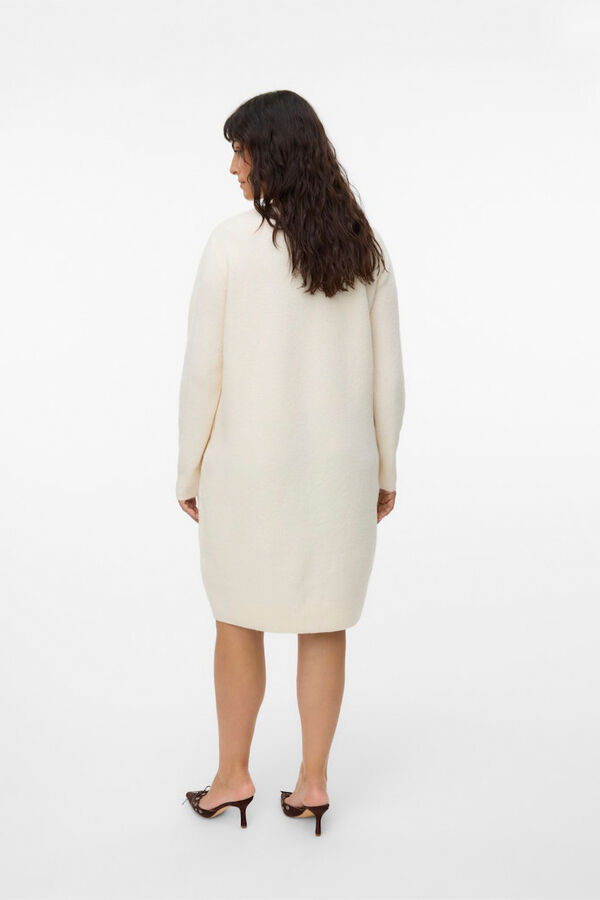 Vero Moda Curve Vestido de punto manga larga talla grande Beige
