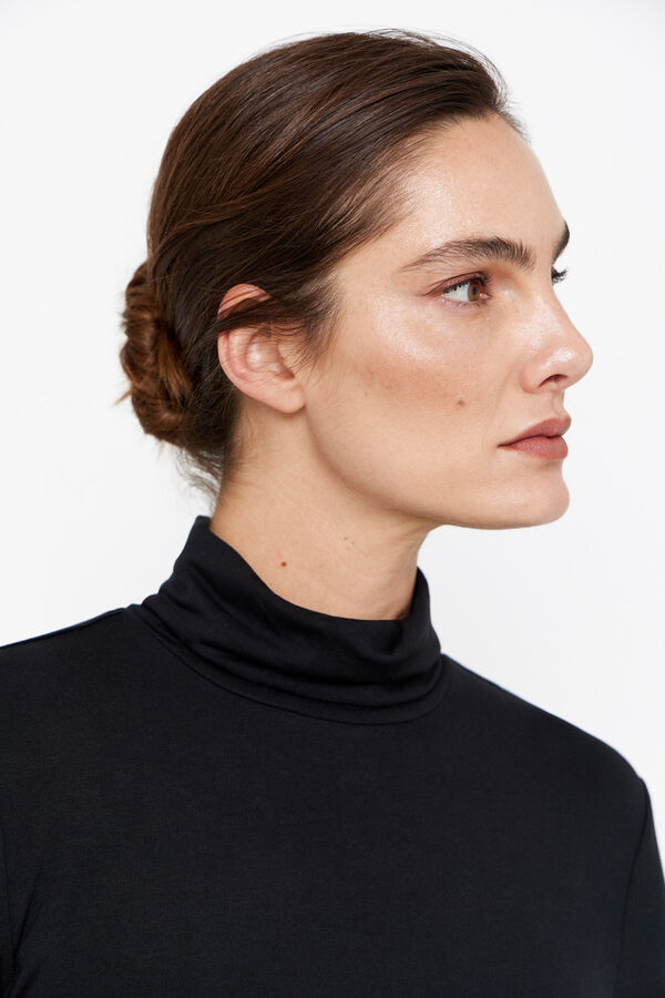 Cortefiel Camiseta cuello vuelto fluida Negro