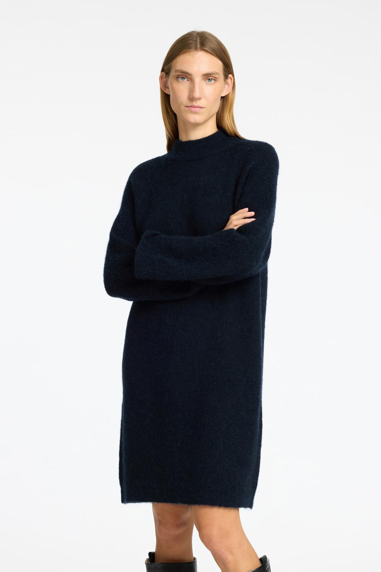 Selected Femme Vestido midi de gola alta confeccionado em l&atilde; e alpaca.