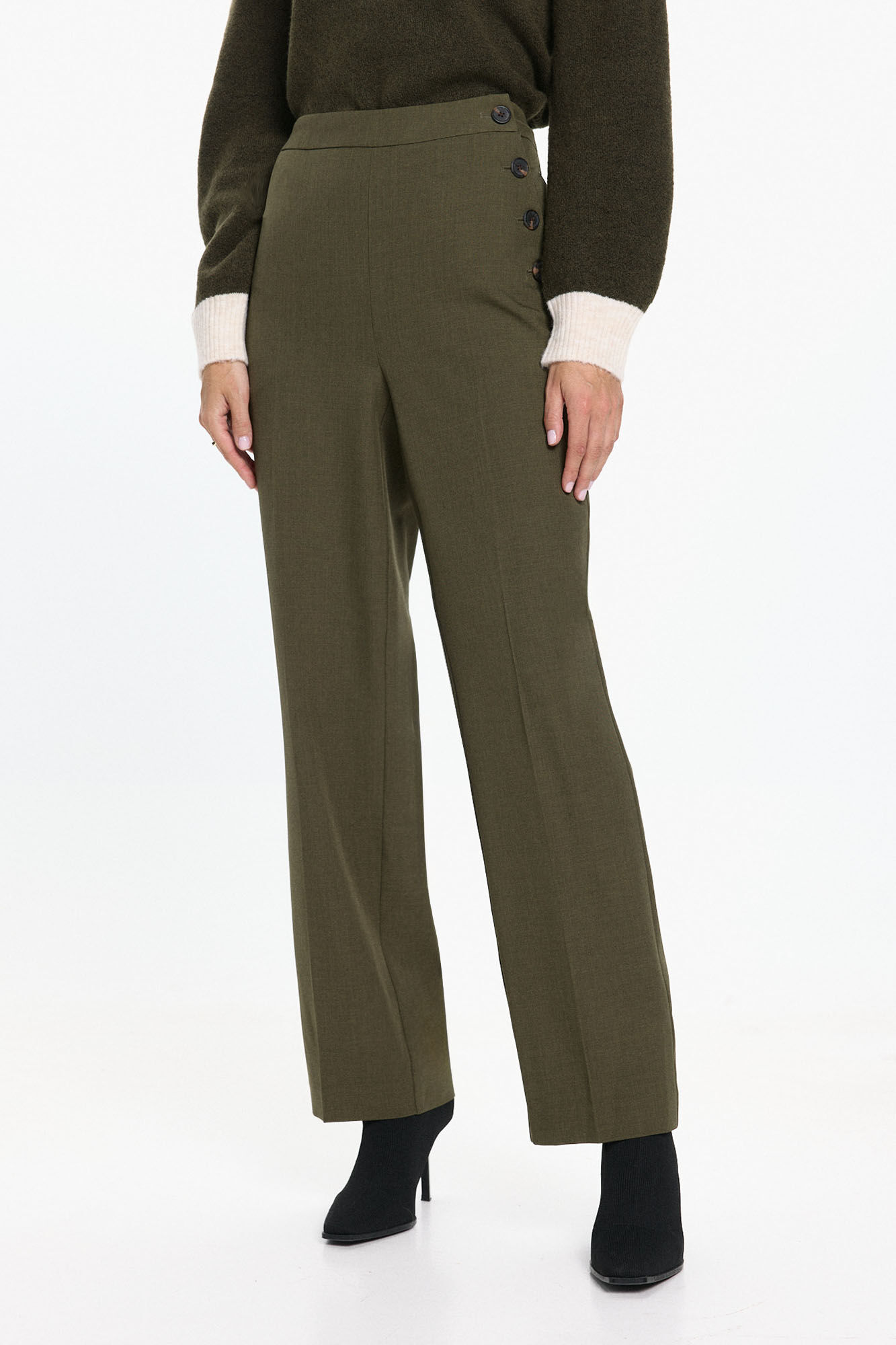 Vero Moda Cal&ccedil;a comprida com detalhe de bot&atilde;o