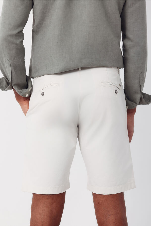 Cortefiel Bermuda chino leve Ecru