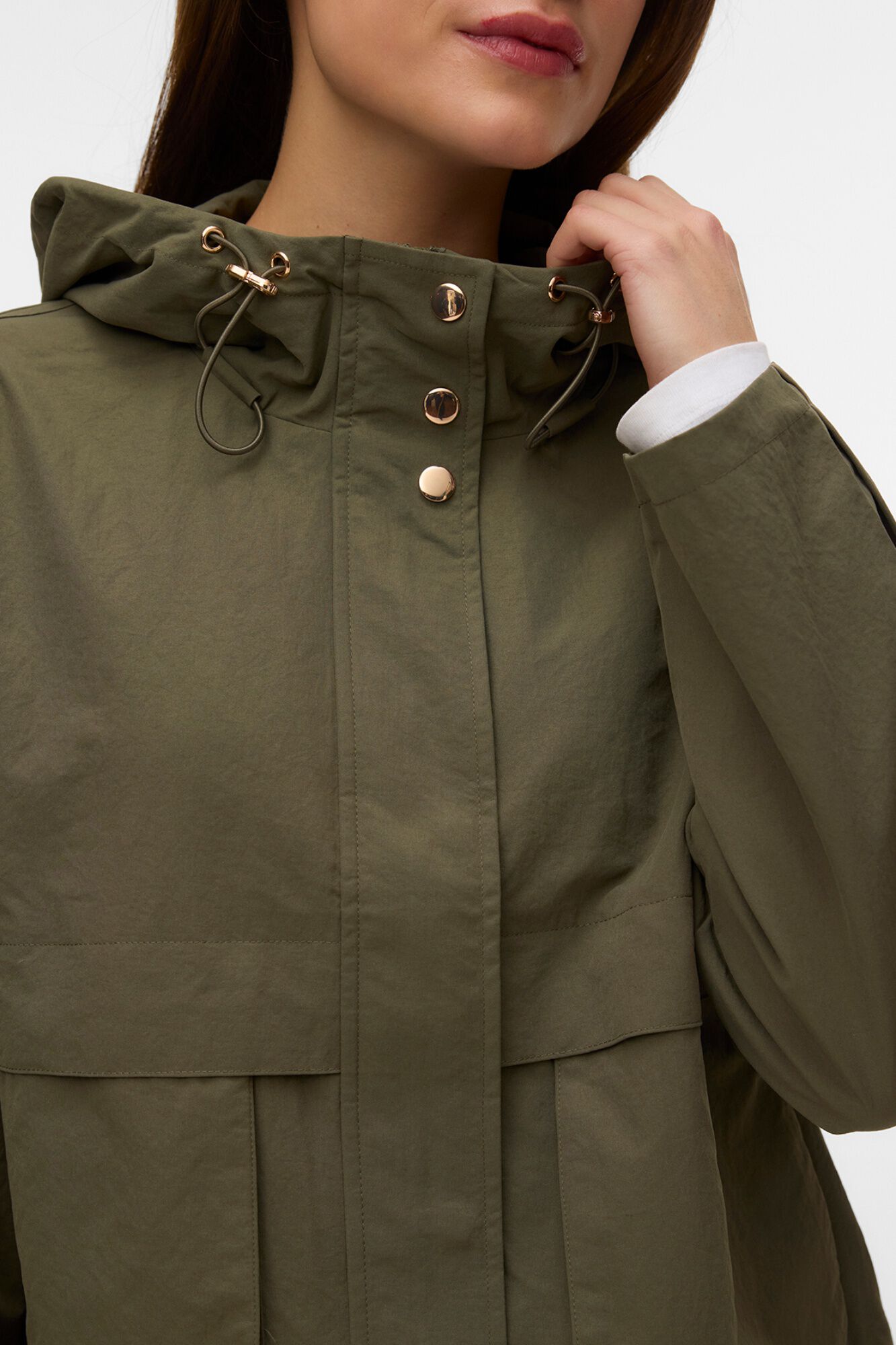 Vero Moda Parka corta con capucha