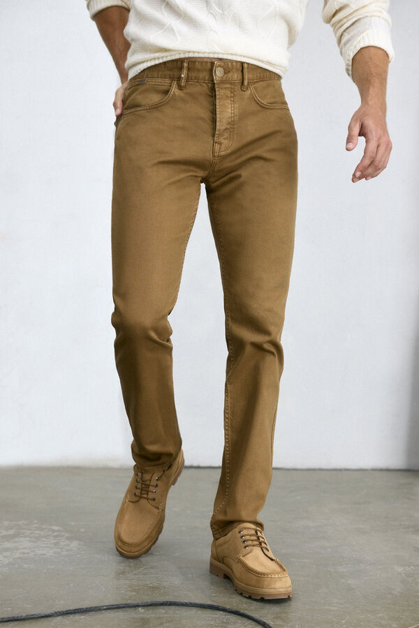 OOTO Pantal&oacute;n 5 bolsillos color slim Camel
