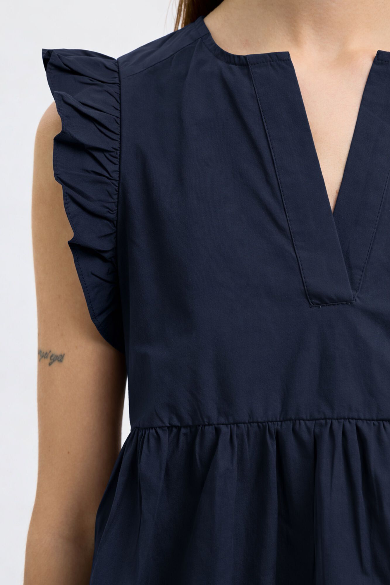 Selected Blusa sin mangas y volantes