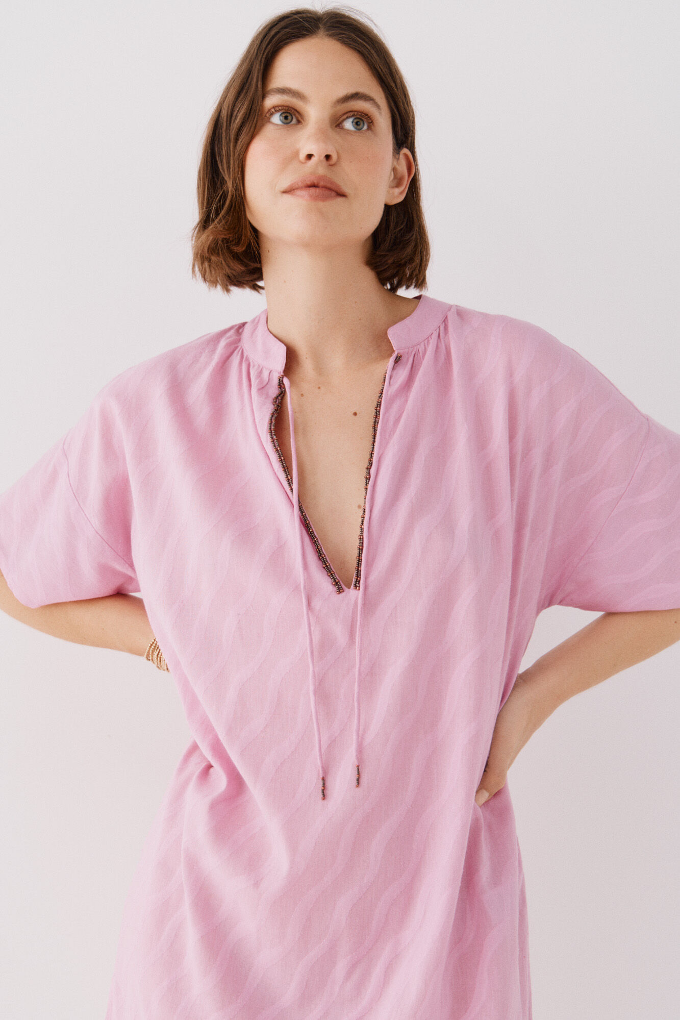 Cortefiel Caft&aacute;n corto bordado