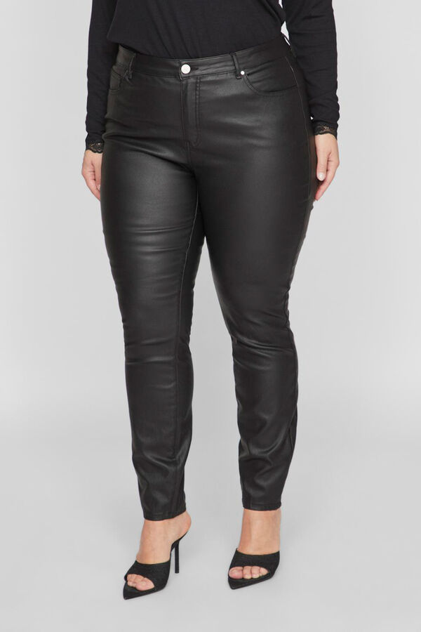 Evoked by Vila Cal&ccedil;a skinny encerada curvil&iacute;nea Preto