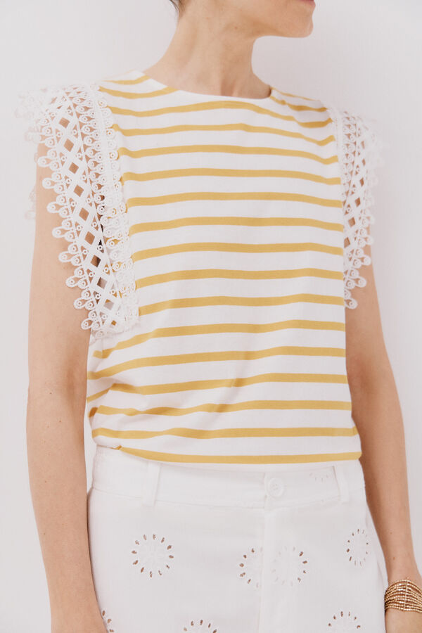 Cortefiel Camiseta manga guipur Estampado amarillo