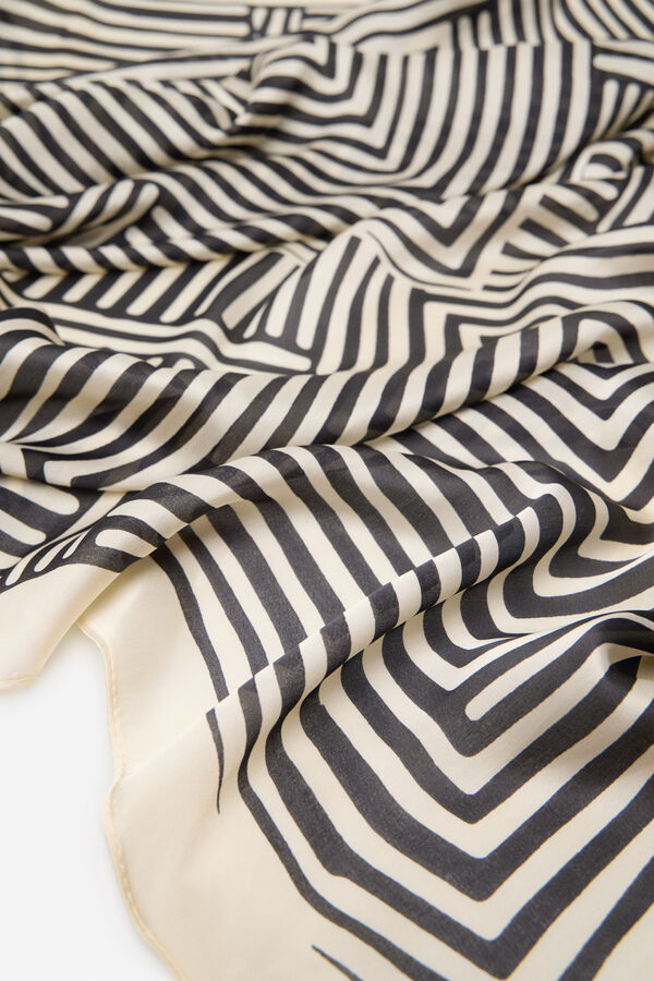 Cortefiel Pa&ntilde;uelo geom&eacute;trico Negro