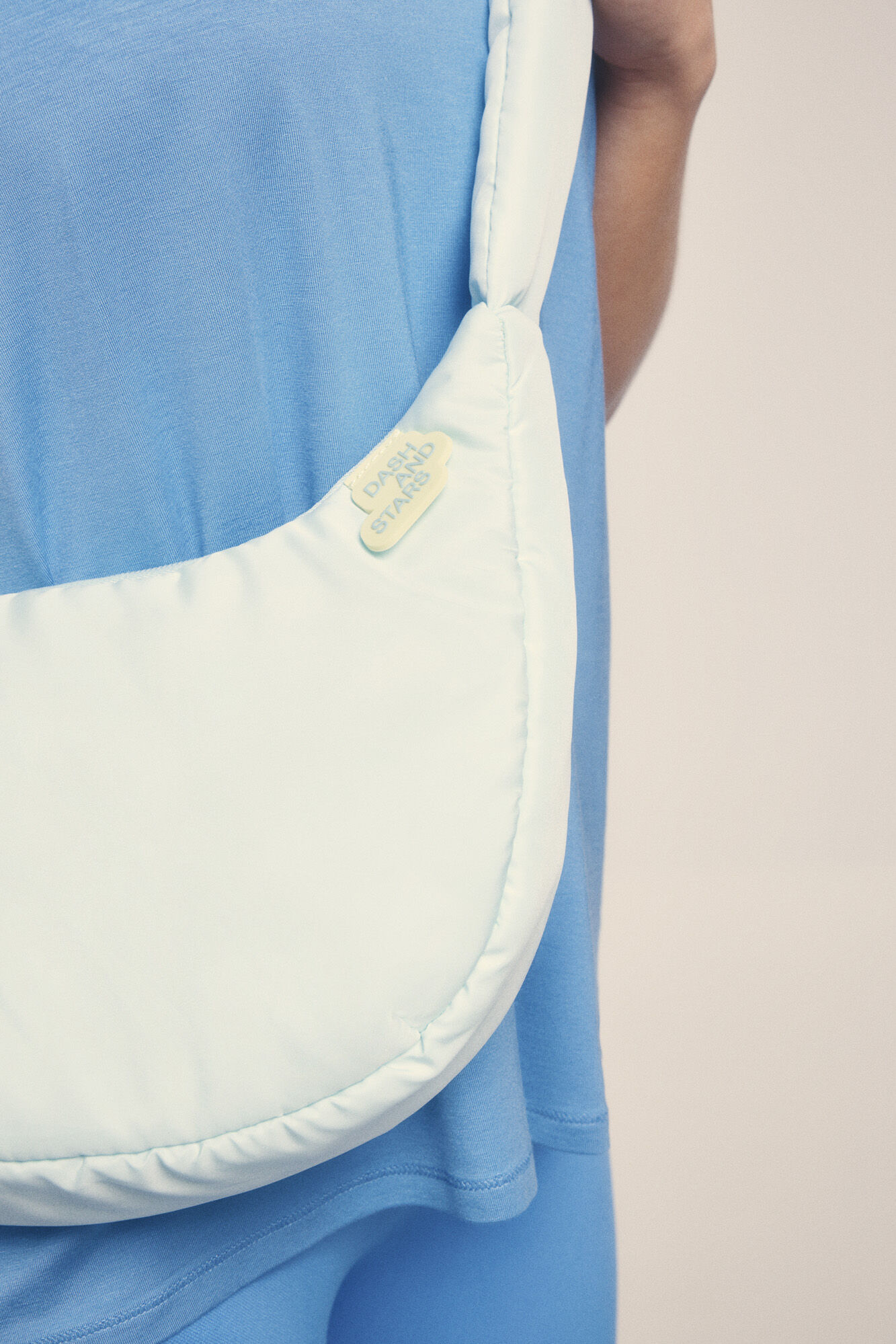 Dash and Stars Mini bolso acolchado azul