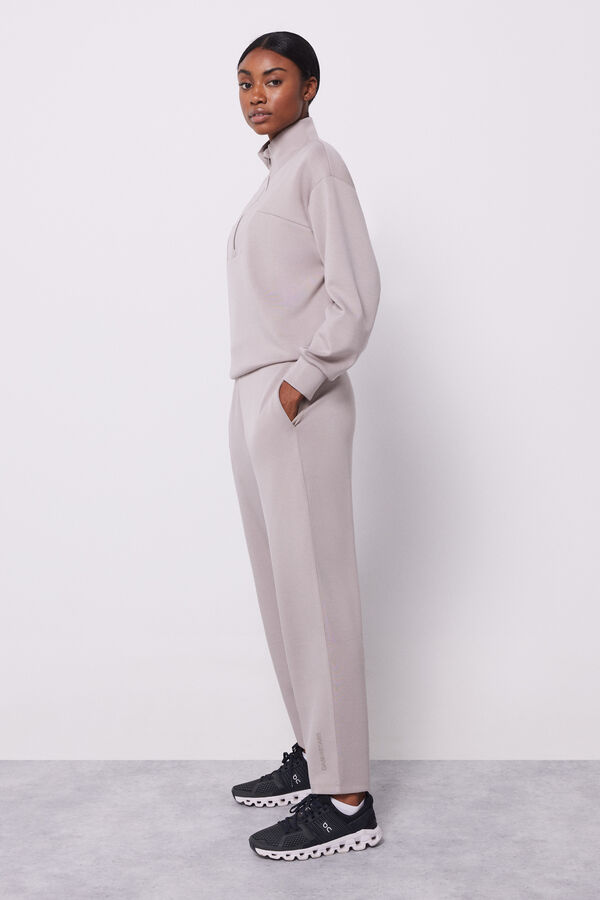 Dash and Stars Pantal&oacute;n jogger tacto suave marr&oacute;n nude