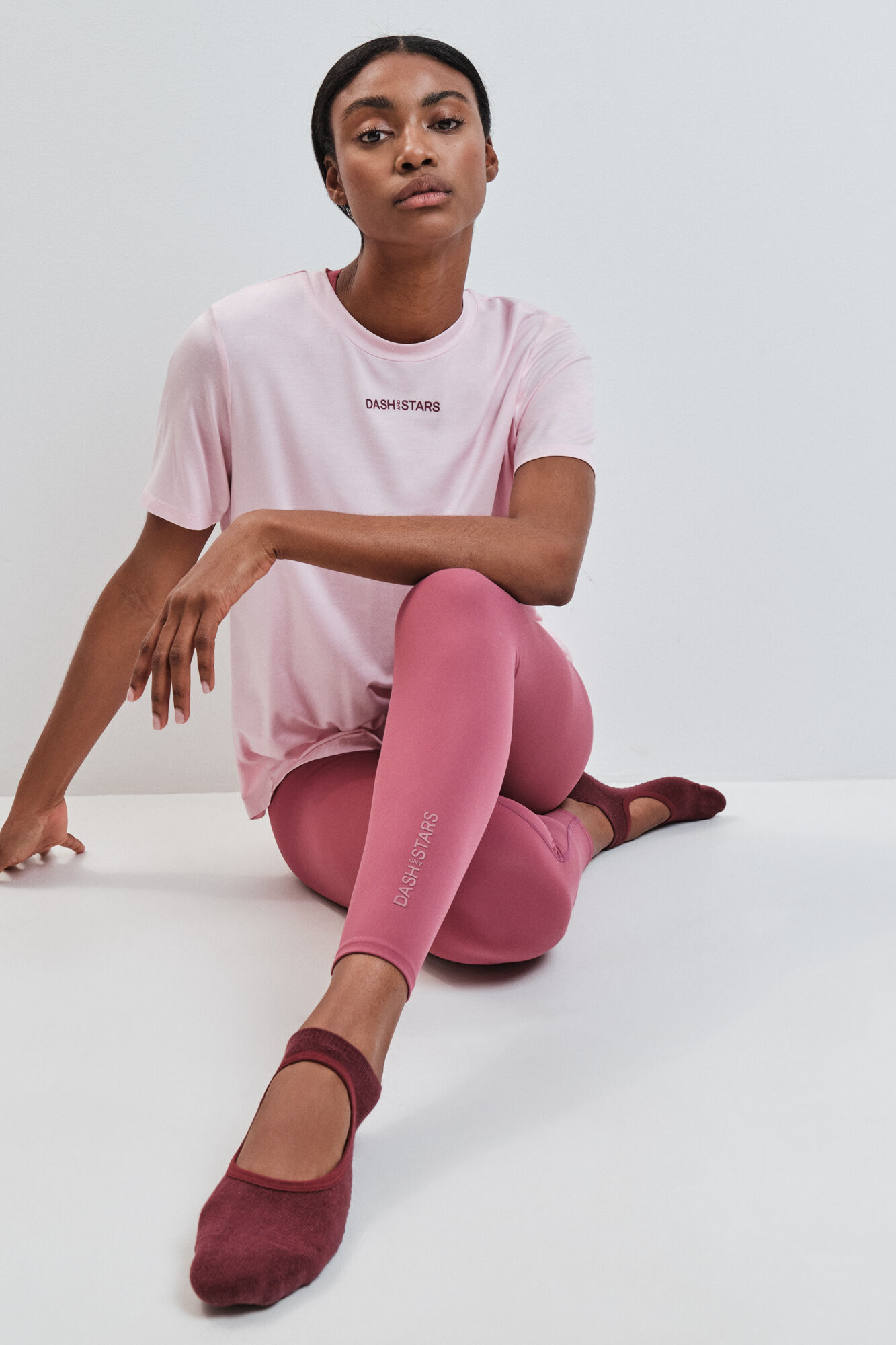 Dash and Stars T-shirt manga curta em modal rosa