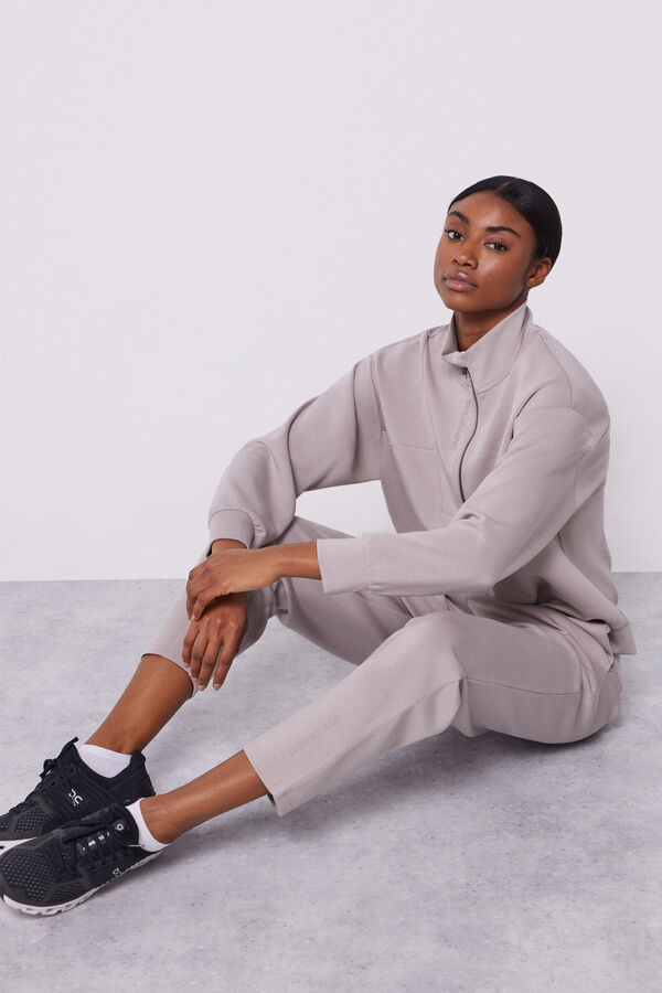 Dash and Stars Pantal&oacute;n jogger tacto suave marr&oacute;n nude