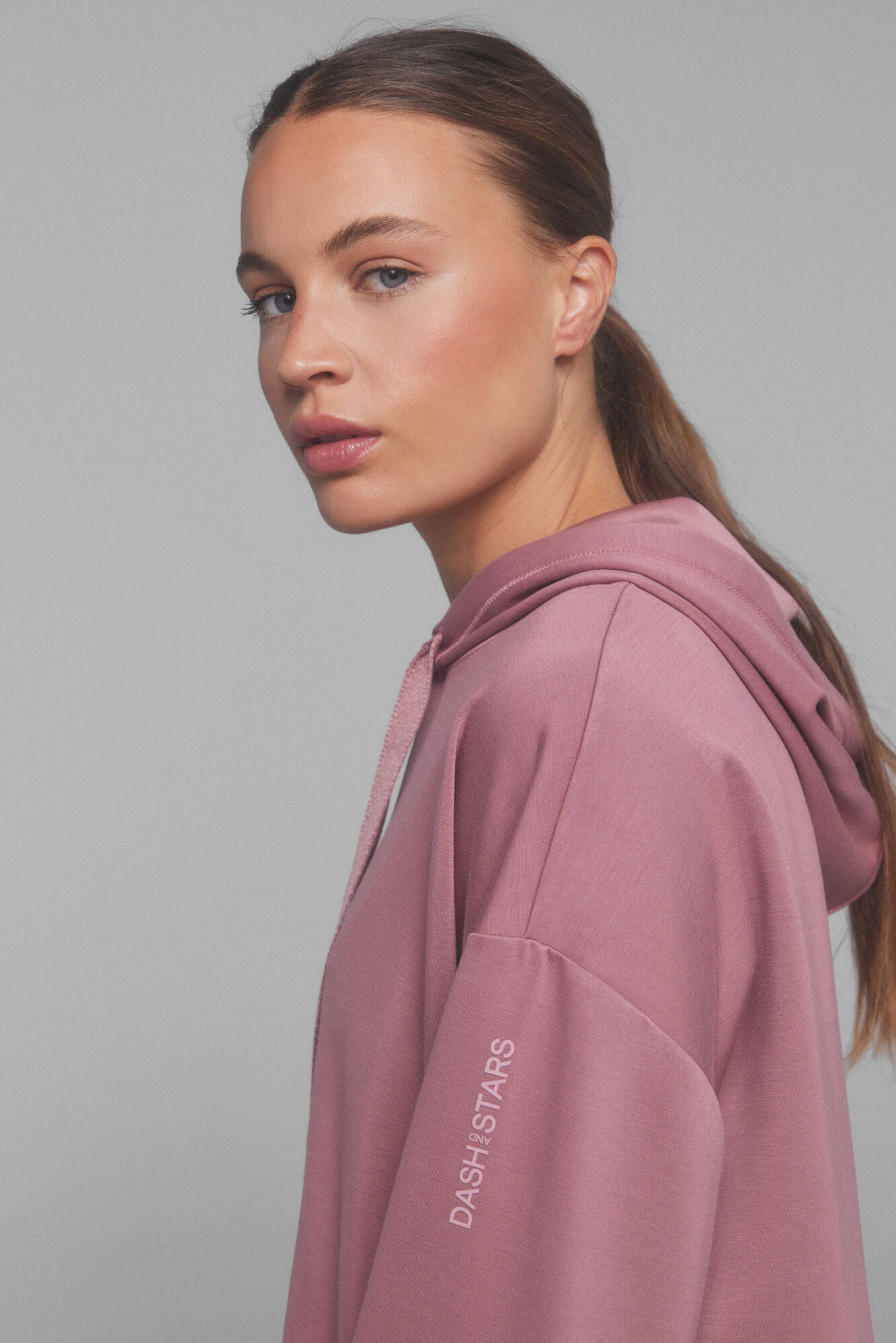 Dash and Stars Sweatshirt capuz rosa. 