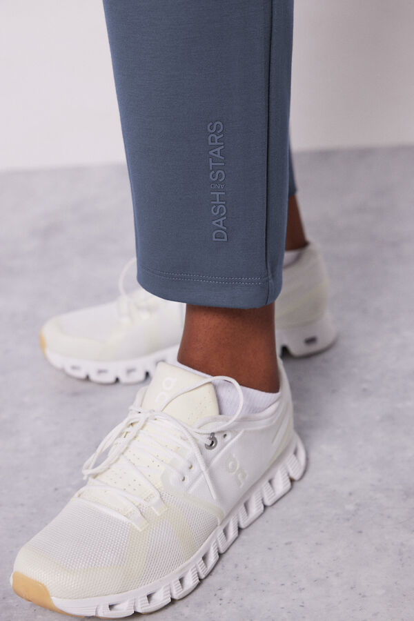 Dash and Stars Pantal&oacute;n jogger tacto suave gris gris