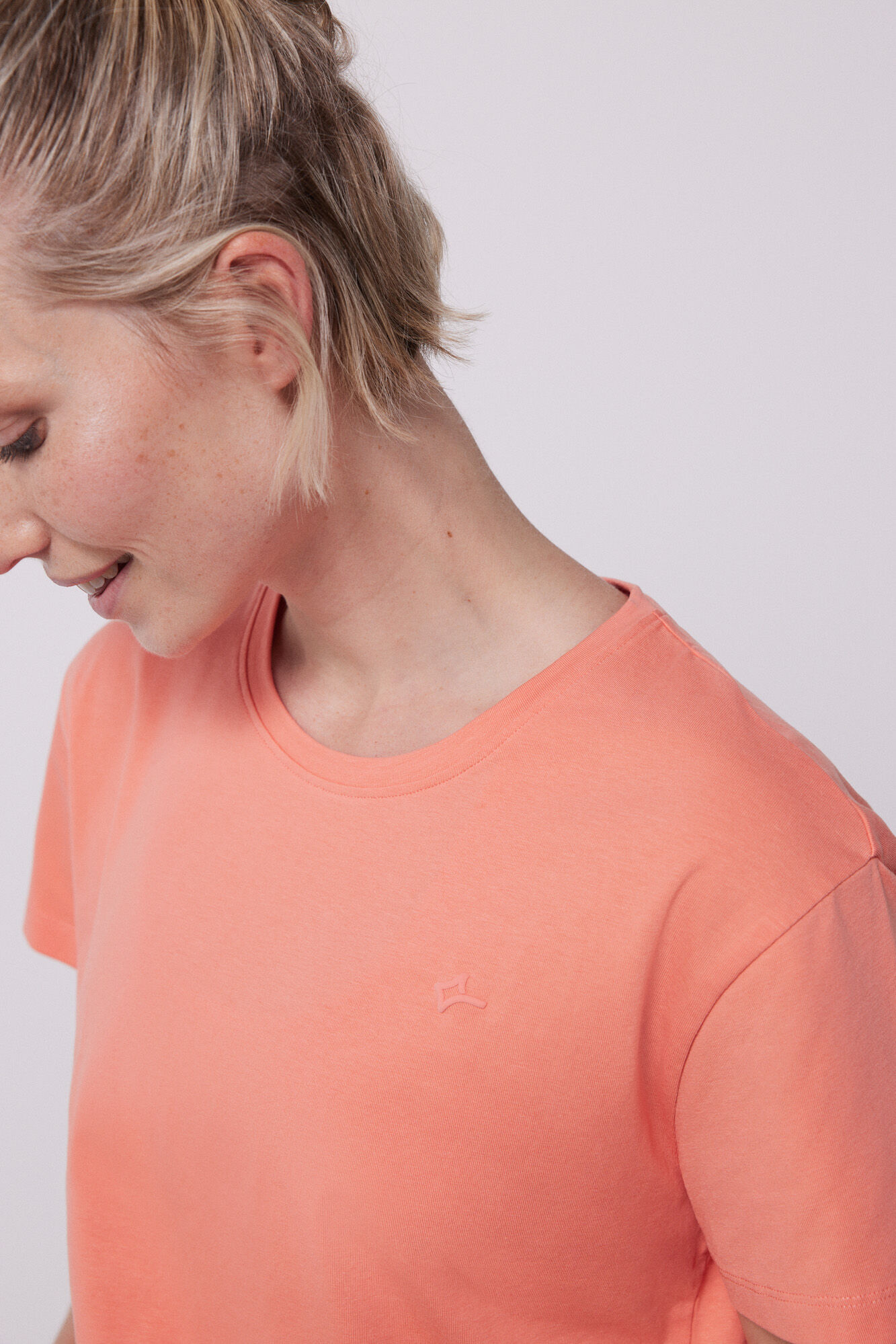 Dash and Stars Camiseta cropped manga corta melocot&oacute;n