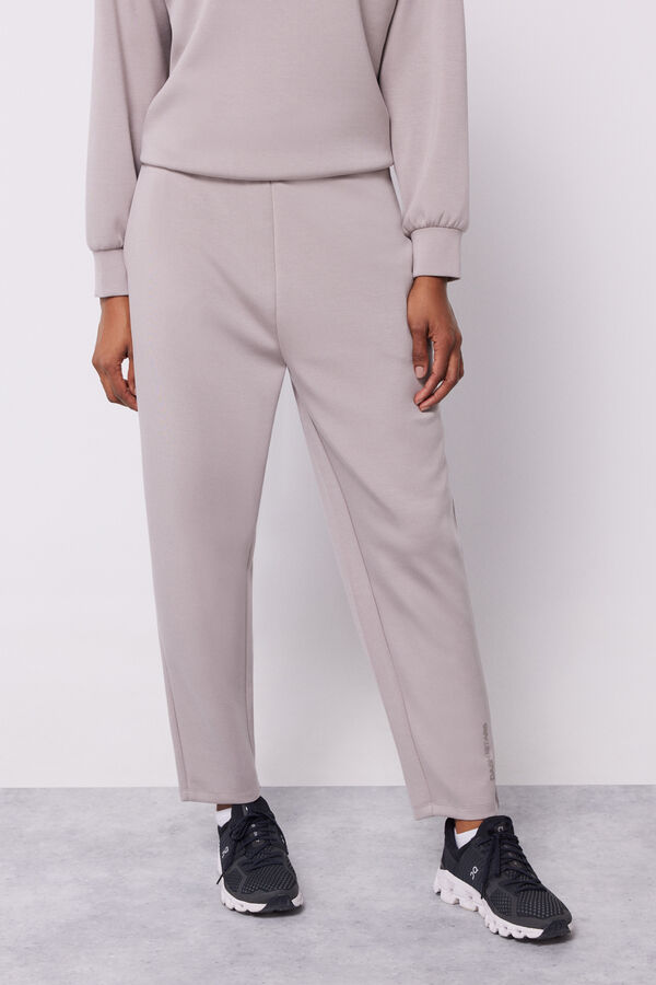 Dash and Stars Pantal&oacute;n jogger tacto suave marr&oacute;n nude