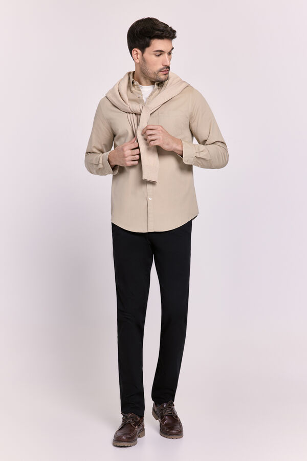 Milano Camisa lisa manga larga Marr&oacute;n