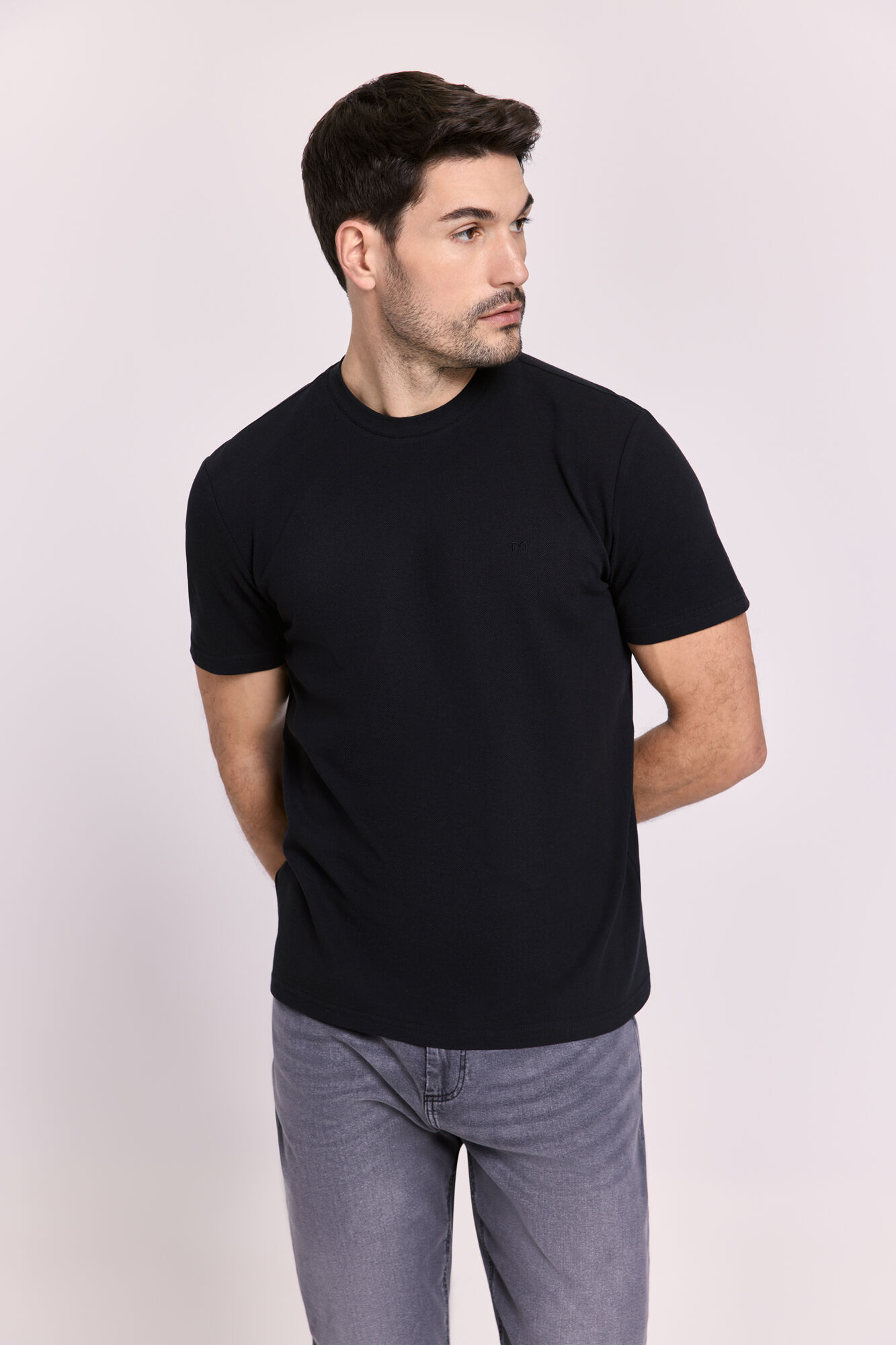 Milano Camiseta b&aacute;sica con logo bordado