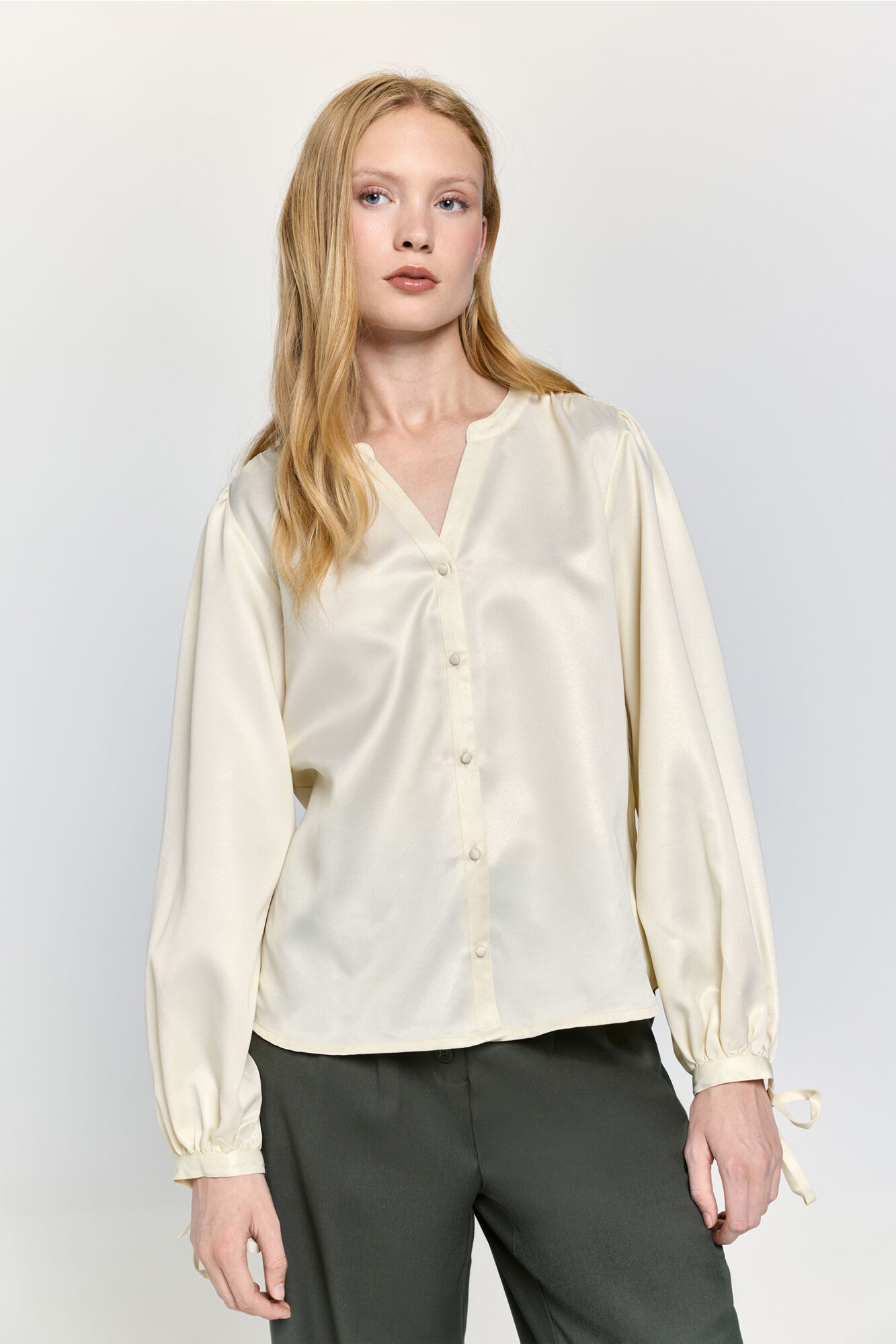 Milano Blusa esvoa&ccedil;ante com acabamento semibrilho