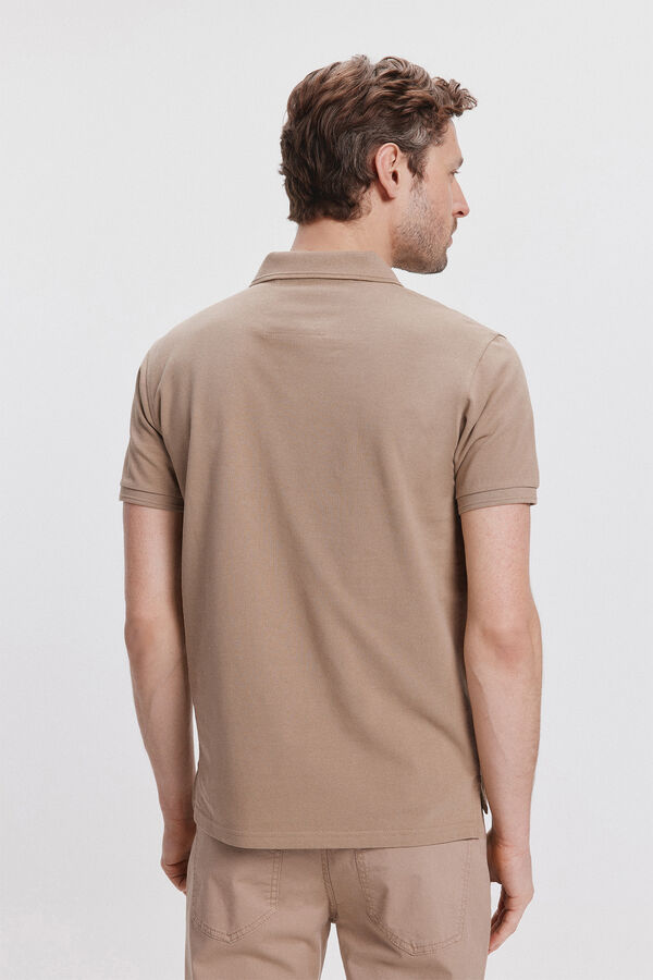 Milano Polo B&aacute;sico Milano Marr&oacute;n