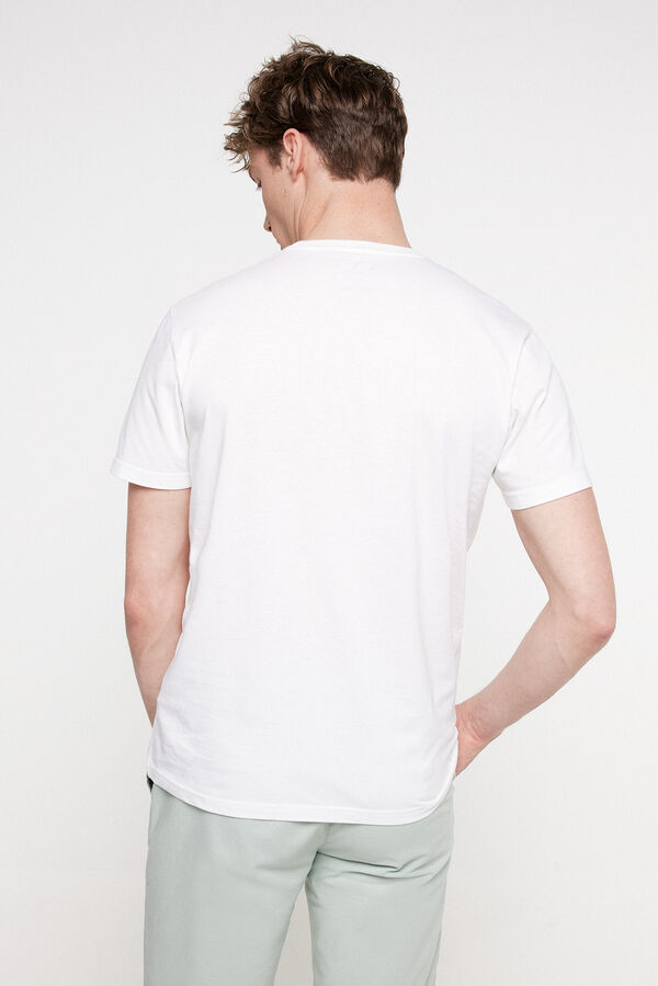 Fifty Outlet Camiseta manga corta confeccionado en 100% algodón con bolsillo en el pecho. Logo PdH bordado y vivo a contraste en bolsillo y tapacosturas en el cuello Branco