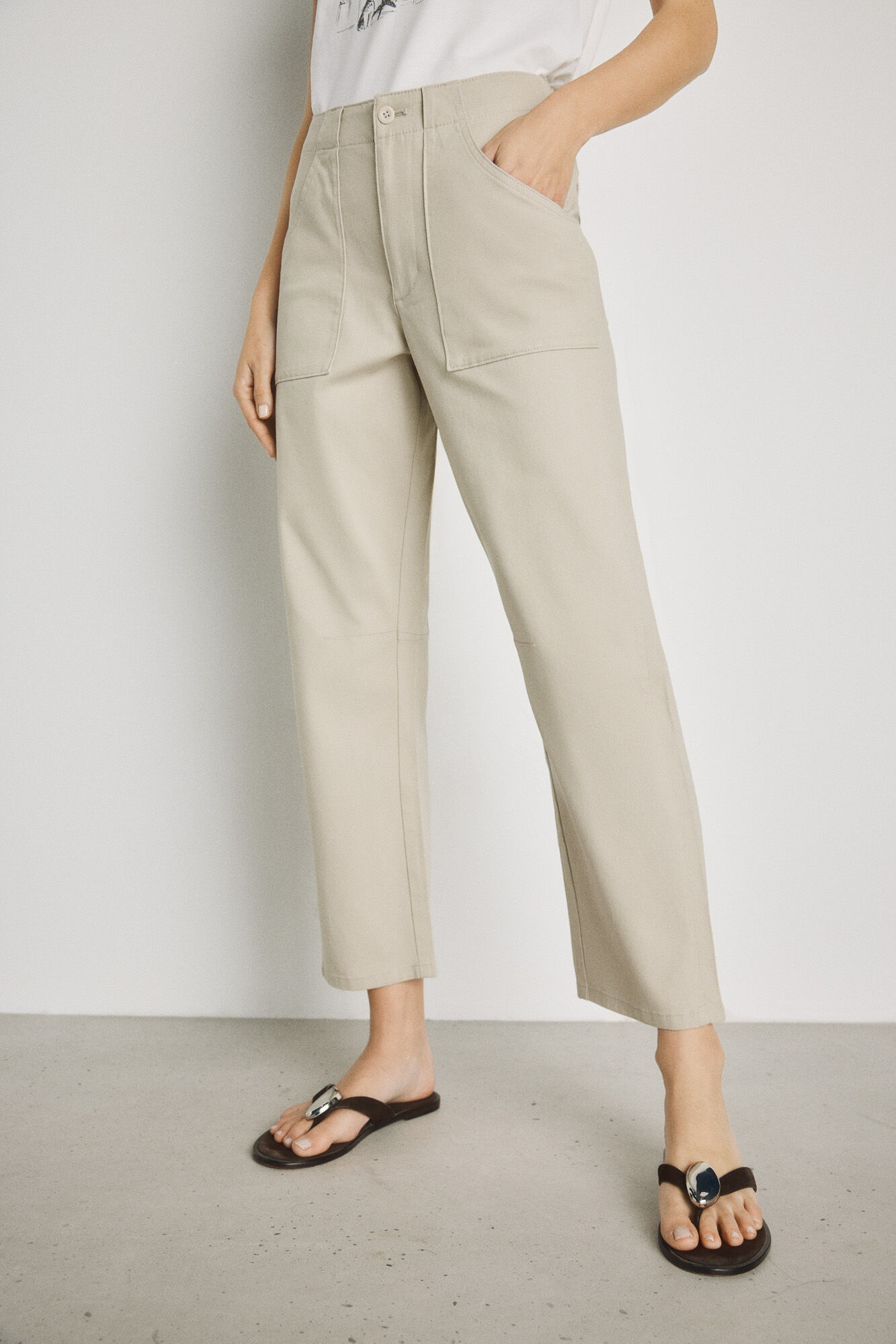 Milano Cal&ccedil;a color com bolsos de remendo