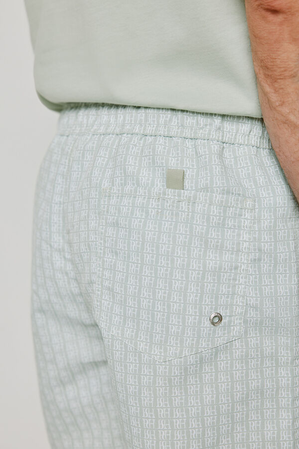 Pedro del Hierro Ba&ntilde;ador logos Kaki